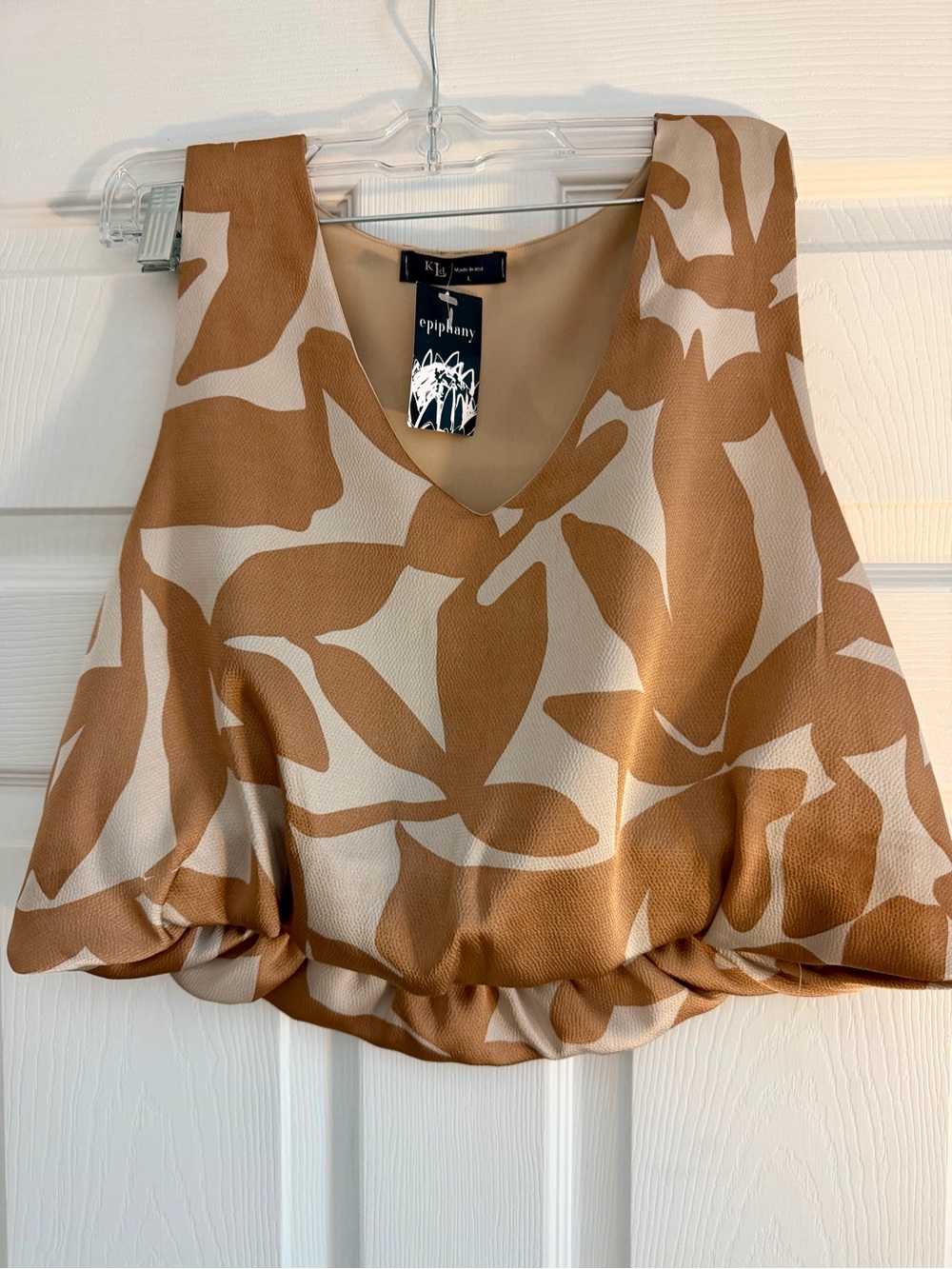 Epiphany Tan & Cream V-Neck Abstract Print Crop Top